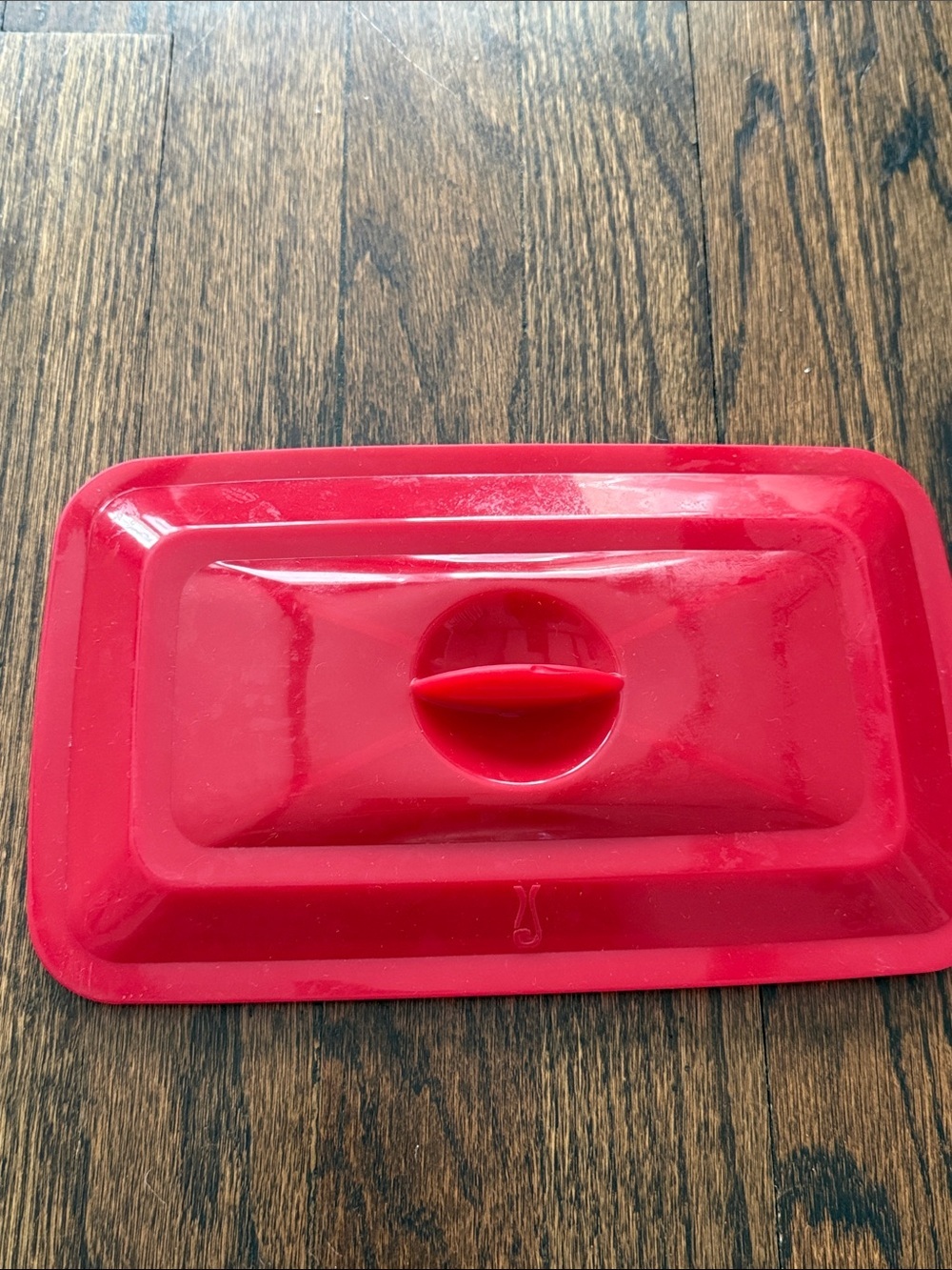 Xtrema Red silicone suction Rectangular Lid for a loaf pan